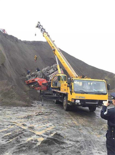 曲阳上犹道路救援